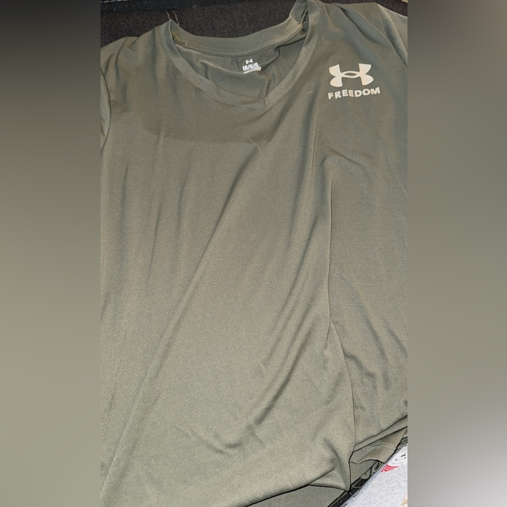 Women’s Green Under Armour V-neck T-Shirt
